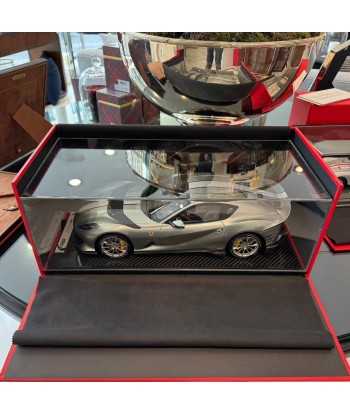 Maquette Ferrari 812 Competizione 1/12e Dans la société mordern