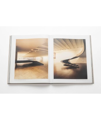 Livre Oscar Niemeyer: Impossible Collection est présent 