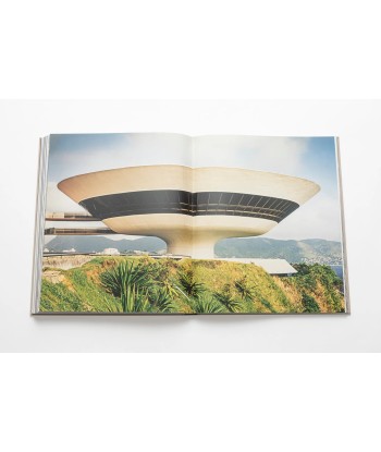 Livre Oscar Niemeyer: Impossible Collection est présent 